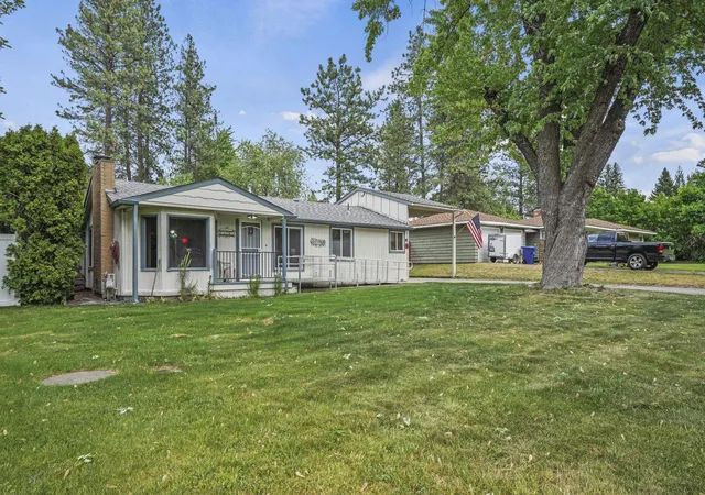 Photo 3 of Single family home for sale at 10907 E 17th Street, Spokane Valley, WA 99206 | MLS# 202617574 | Listing updated on 2026-09-02
