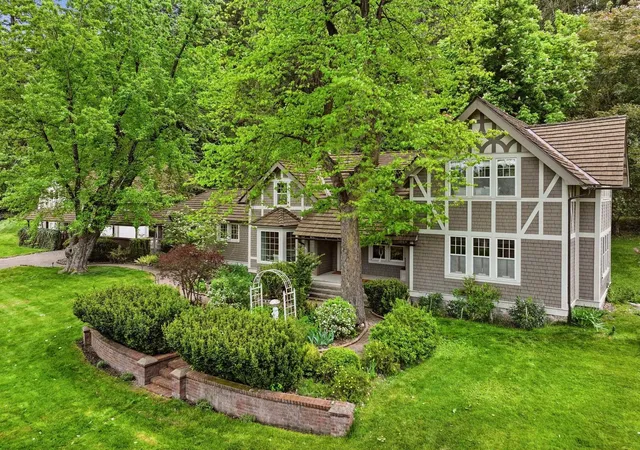 2nd image of 12720 N Vistawood Ct, Spokane, WA 99218 | MLS# 202617586