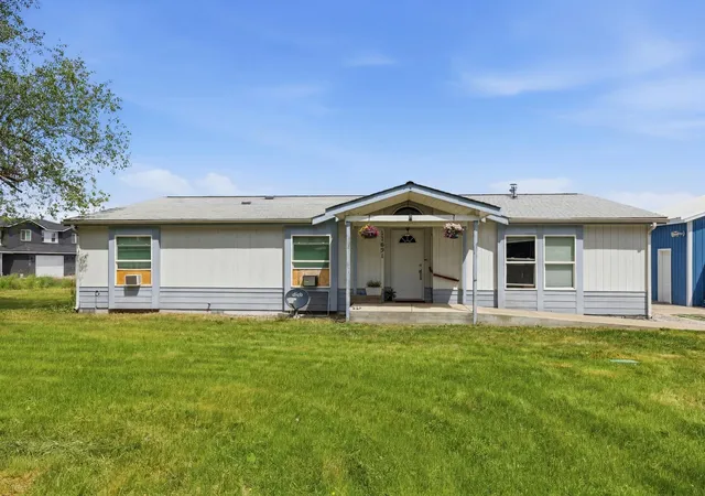 1st image of 17261 E Mission Ave, Spokane Valley, WA 99016 | MLS# 202617588