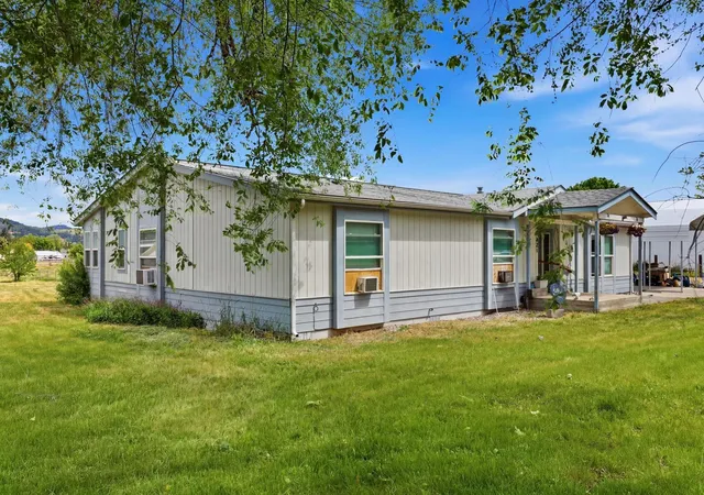 Photo 3 of Manufactured home for sale at 17621 E Mission Ave, Spokane Valley, WA 99016 | MLS# 202617588 | Listing updated on 2026-07-29