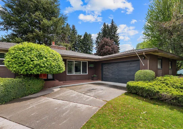 Single family home for sale at 6113 S Crestline St, Spokane, WA 99223 | MLS# 202617589