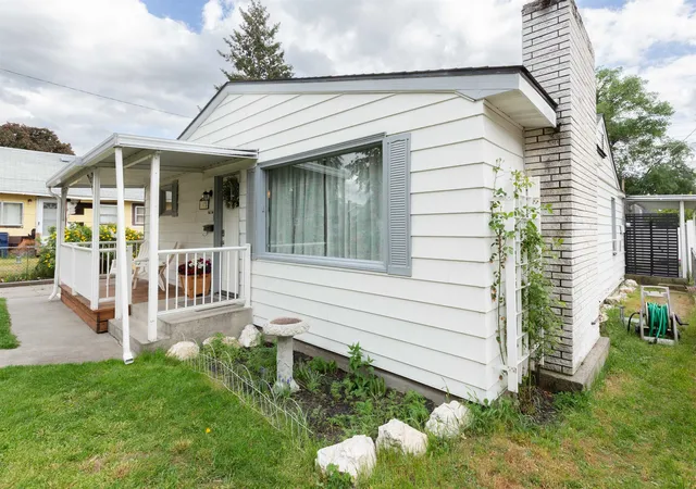 Homes for sale in Spokane, WA | 1028 E Queen Ave, Spokane, WA 99207 | MLS# 202617767