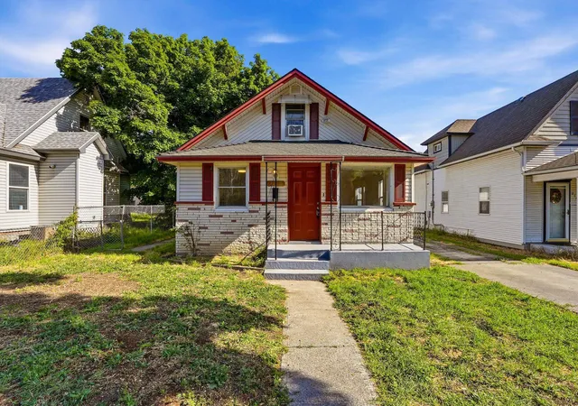 3rd image of 2123 E 6Th Ave, Spokane, WA 99202 | MLS# 202617793