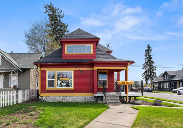 Homes for sale in Spokane, WA | 1321 W Northwest Blvd, Spokane, WA 99205 | MLS# 202617805