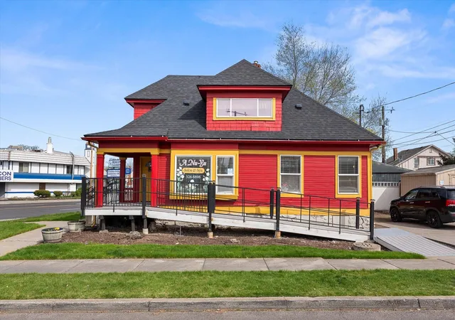 Photo 3 of Single family home for sale at 1321 W Northwest Blvd, Spokane, WA 99205 | MLS# 202617805 | Listing updated on 2026-05-28