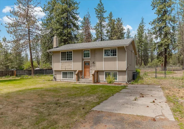 Homes for sale in Nine Mile Falls, WA | 11296 W Sagewood Rd, Nine Mile Falls, WA 99026 | MLS# 202617896