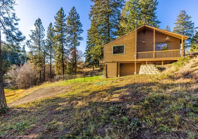 Homes for sale in Addy, WA | 2353C Addy Gifford Rd, Addy, WA 99101 | MLS# 202617968