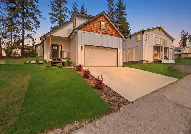 Photo 2 of Single family home for sale at 40083 Lake Ter Ct, Loon Lake, WA 99148 | MLS# 202617983 | Listing updated on 2026-07-27
