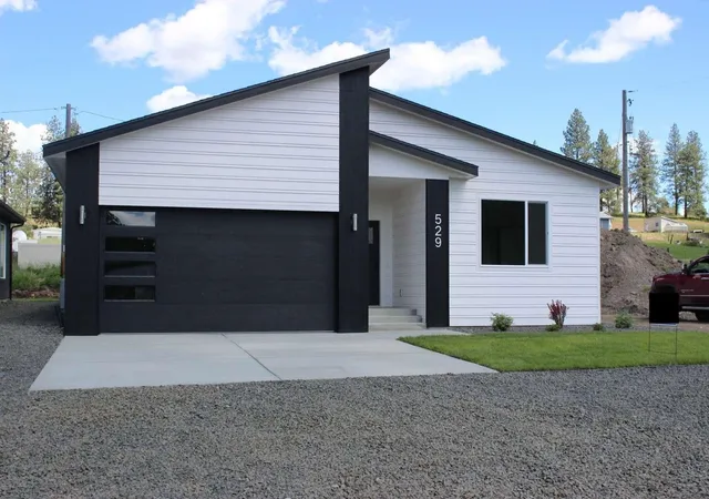 Homes for sale in Rockford, WA | 529 S 2nd St, Rockford, WA 99030 | MLS# 202618045