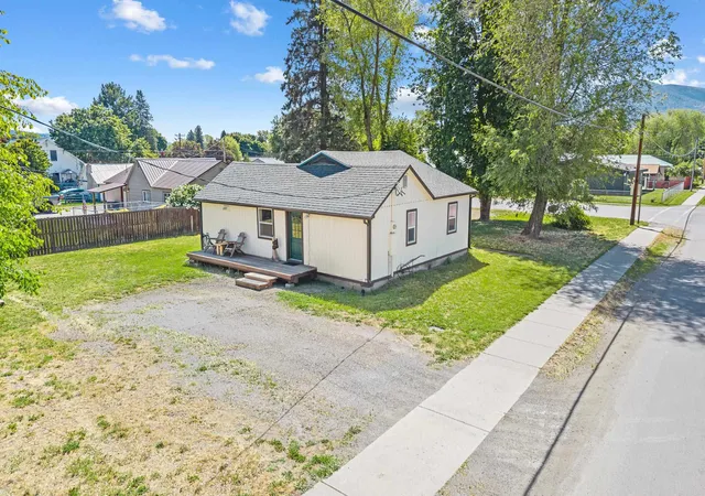 Homes for sale in Kettle Falls, WA | 380 W 5th Ave, Kettle Falls, WA 99141 | MLS# 202618047