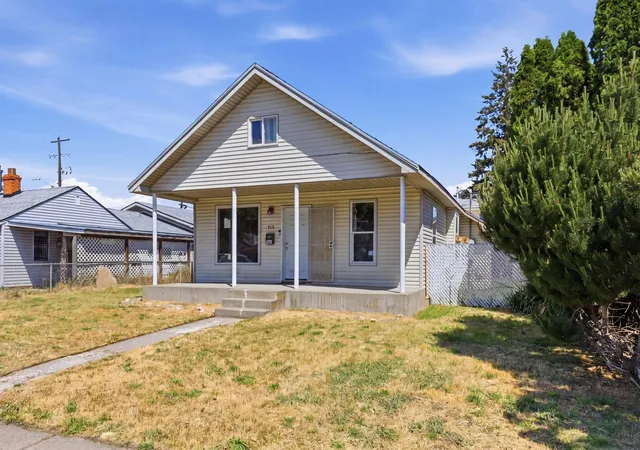 Homes for sale in Spokane, WA | 313 E E Queen Ave, Spokane, WA 99207 | MLS# 202618064