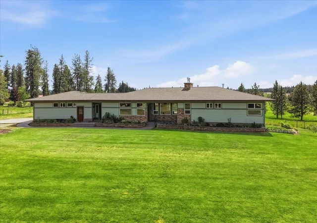 Photo 2 of Single family home for sale at 202 Allen Rd, Elk, WA 99009 | MLS# 202618072 | Listing updated on 2026-10-09