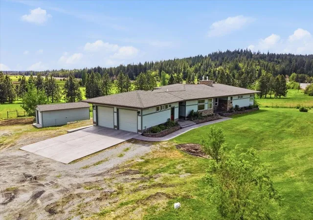 Photo 3 of Single family home for sale at 202 Allen Rd, Elk, WA 99009 | MLS# 202618072 | Listing updated on 2026-10-09