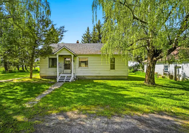 Photo 3 of Single family home for sale at 306 W Lincoln St, Farmington, WA 99128 | MLS# 202618080 | Listing updated on 2026-07-27