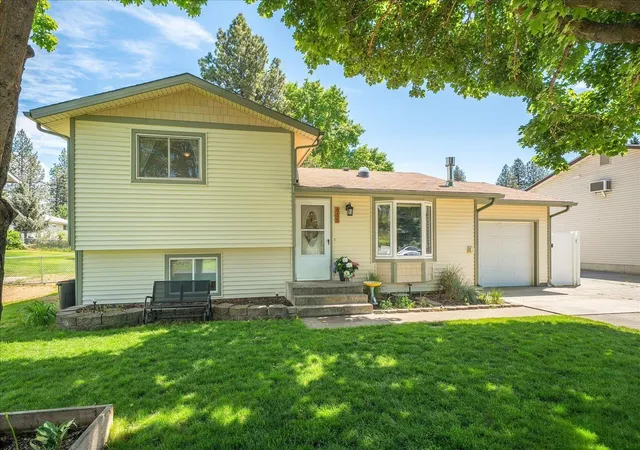 Photo 1 of Single family home for sale at 638 N Staples St, Medical Lake, WA 99022 | MLS# 202618090 | Listing updated on 2026-09-23