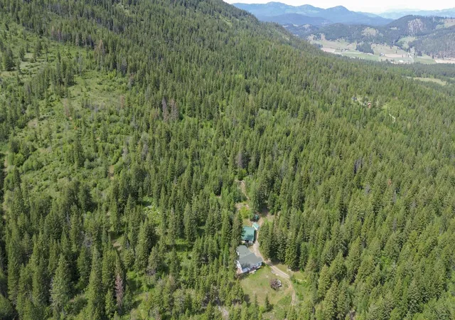 Homes for sale in Addy, WA | 2015 Thoni Rd, Addy, WA 99101 | MLS# 202618096