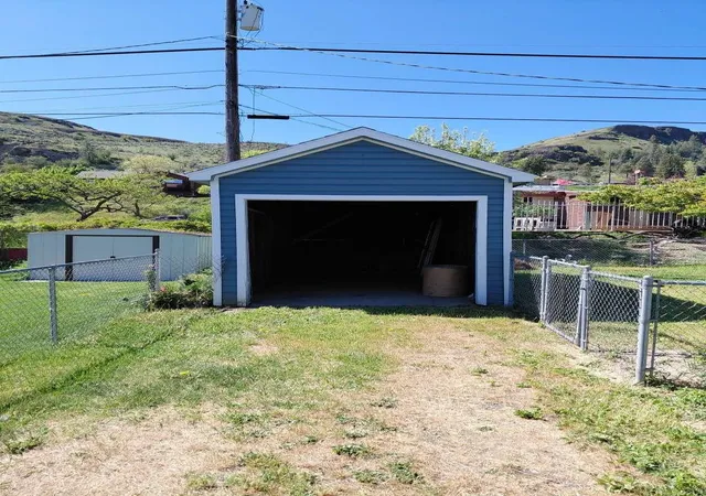 Photo 11 of Single family home for sale at 508 Roosevelt Dr, Grand Coulee, WA 99133 | MLS# 202618099 | Listing updated on 2026-08-18