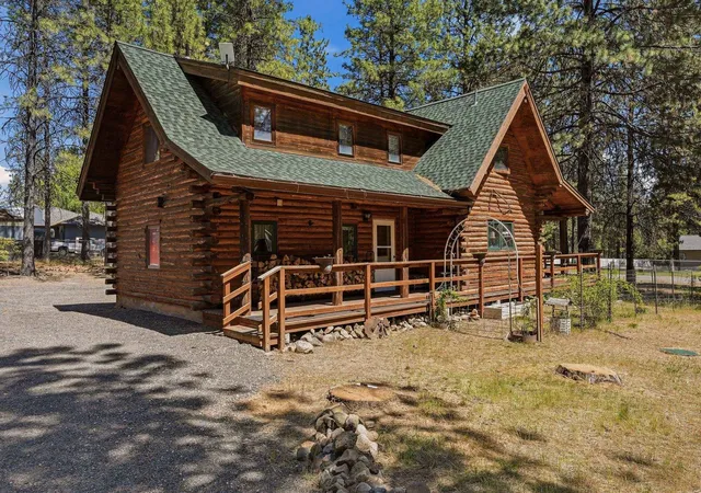 Homes for sale in Nine Mile Falls, WA | 14816 W Maybob Rd, Nine Mile Falls, WA 99026 | MLS# 202618101
