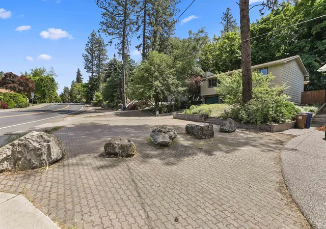 Photo 3 of Single family home for sale at 1306 E 18th Avenue, Spokane, WA 99203 | MLS# 202618138 | Listing updated on 2026-10-08