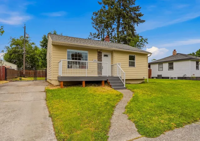 Homes for sale in Spokane, WA | 5603 N E St, Spokane, WA 99205 | MLS# 202618155