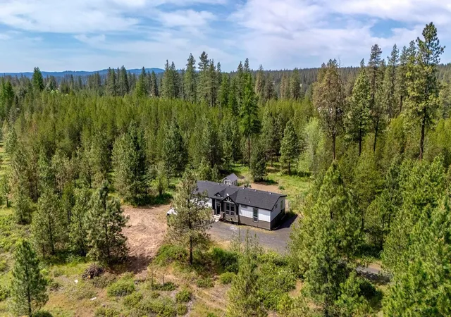 4th image of 28995 N Hardesty Rd, Chattaroy, WA 99003 | MLS# 202618221