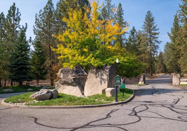 3rd image of 13606 N Riverbluff Ln, Spokane, WA 99208 | MLS# 202618249