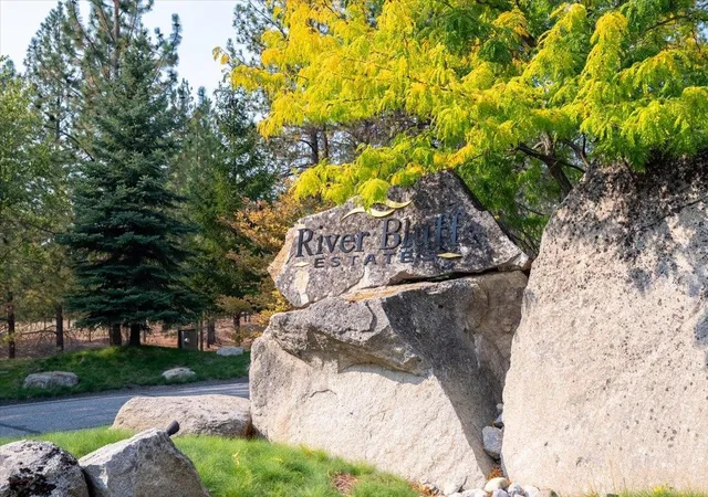 4th image of 13606 N Riverbluff Ln, Spokane, WA 99208 | MLS# 202618249