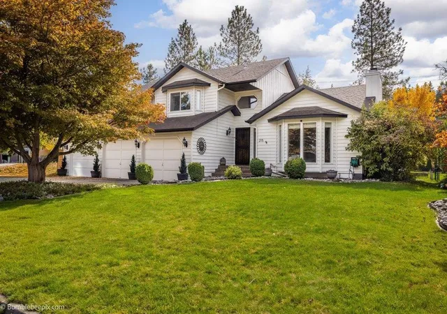 Photo 1 of Single family home for sale at 215 W Elcliff Ave, Spokane, WA 99218 | MLS# 202618254 | Listing updated on 2026-10-26