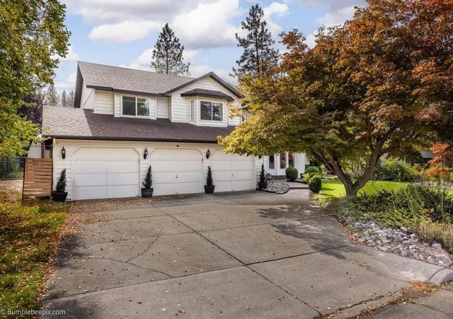 Photo 2 of Single family home for sale at 215 W Elcliff Ave, Spokane, WA 99218 | MLS# 202618254 | Listing updated on 2026-09-30
