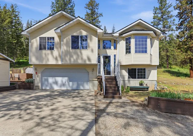 2nd image of 33113 N Milan Rd, Chattaroy, WA 99003 | MLS# 202618283