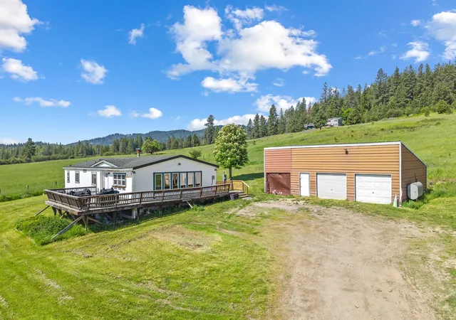 Homes for sale in Cusick, WA | 18591 Westside Calispel Rd, Cusick, WA 99119 | MLS# 202618298