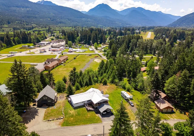 3rd image of 112 Alta Ln, Packwood, WA 98361 | MLS# 202618323