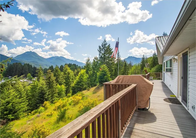 5th image of 112 Alta Ln, Packwood, WA 98361 | MLS# 202618323