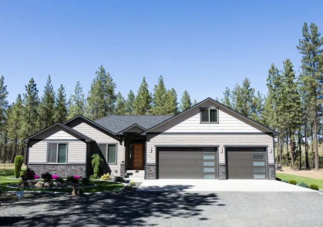 Photo 2 of Single family home for sale at 6810 W Melville Rd, Cheney, WA 99004 | MLS# 202618353 | Listing updated on 2026-06-06