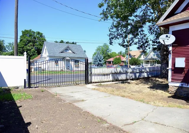 23rd image of 1627 W Knox Ave, Spokane, WA 99205 | MLS# 202618390