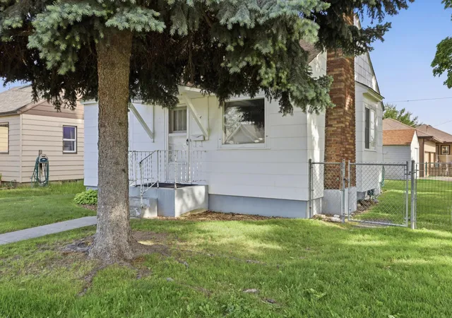 Homes for sale in Spokane, WA | 104 E Providence Ave, Spokane, WA 99207 | MLS# 202618441