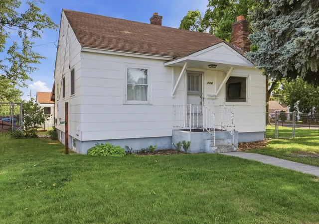 Homes for sale in Spokane, WA | 104 E Providence Ave, Spokane, WA 99207 | MLS# 202618441
