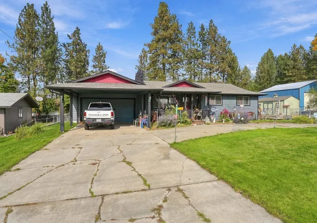 Photo 3 of Single family home for sale at 707 E Crawford Ave, Deer Park, WA 99006 | MLS# 202618464 | Listing updated on 2026-10-07