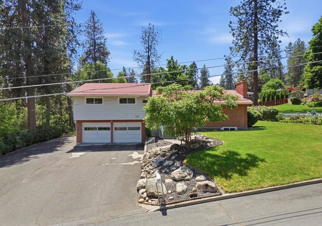 Photo 2 of Single family home for sale at 903 W Hawthorne Rd, Spokane, WA 99218 | MLS# 202618466 | Listing updated on 2026-09-01