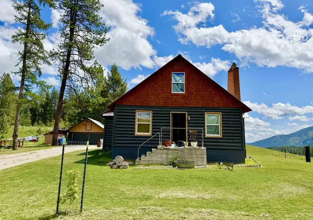 Homes for sale in Addy, WA | 2498 Burgess Rd Rd, Addy, WA 99101 | MLS# 202618472