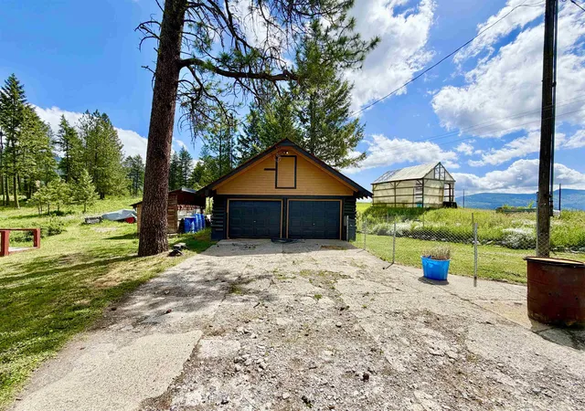 Homes for sale in Addy, WA | 2498 Burgess Rd Rd, Addy, WA 99101 | MLS# 202618472