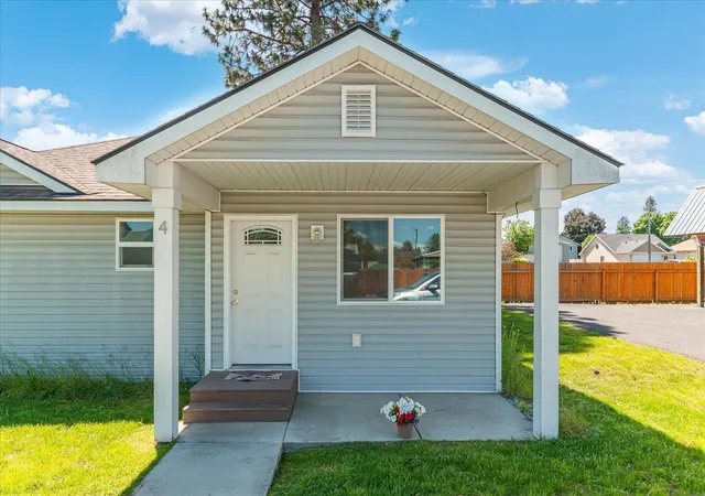 Homes for sale in Spokane, WA | 7125 N Crestline St, Spokane, WA 99217 | MLS# 202618477