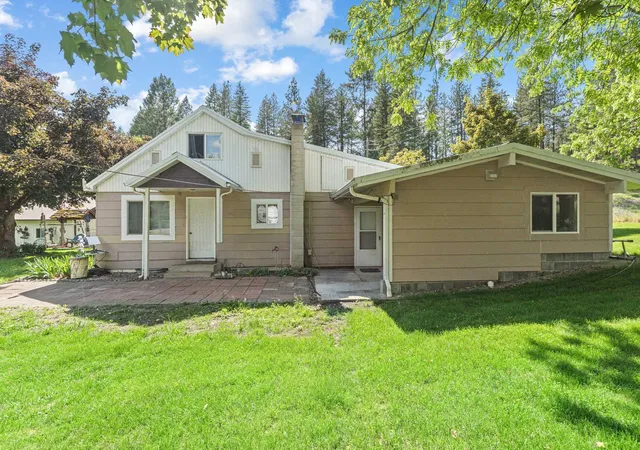 3rd image of 611 Hegney Wy, Colville, WA 99114 | MLS# 202618502
