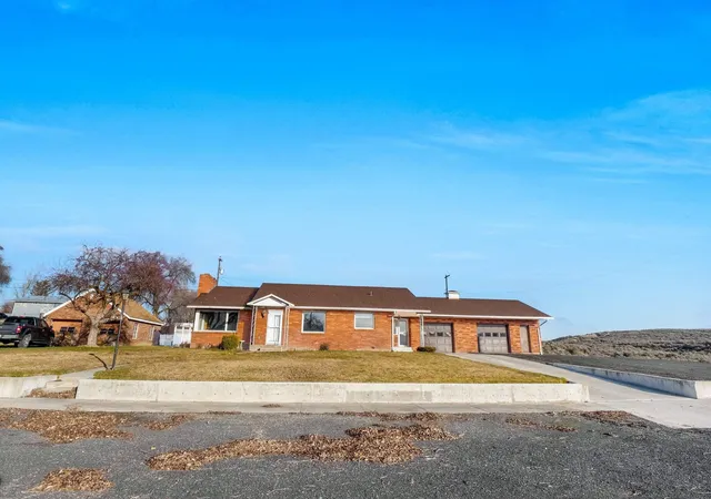 image of 319 E 3rd Ave, Lind, WA 99341 | MLS# 202618504