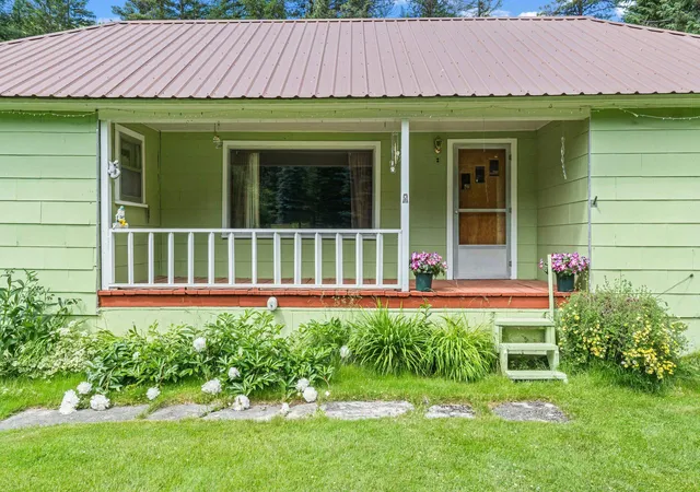 Homes for sale in Metaline Falls, WA | 13381 Sullivan Lake Rd, Metaline Falls, WA 99153 | MLS# 202618529
