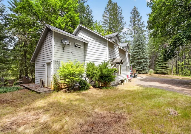 4th image of 4421 E Chattaroy Rd, Chattaroy, WA 99003 | MLS# 202618537