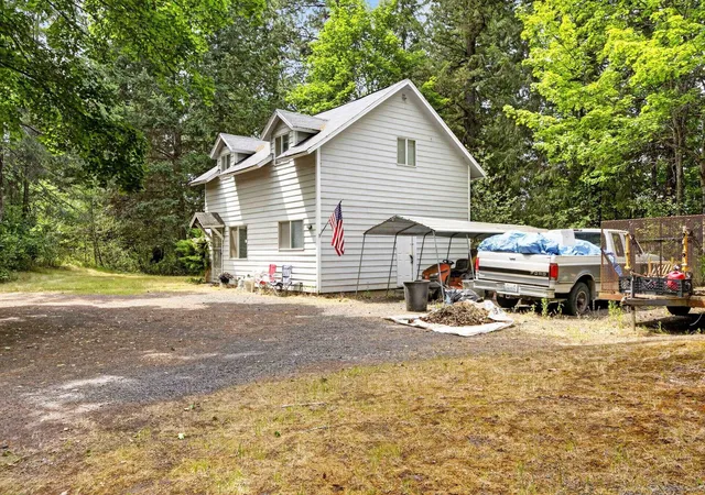 Homes for sale in Chattaroy, WA | 4421 E Chattaroy Rd, Chattaroy, WA 99003 | MLS# 202618537