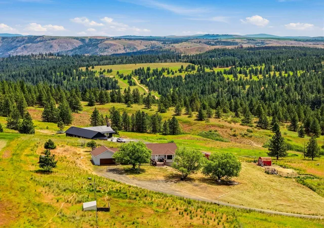 Homes for sale in Davenport, WA | 36127 N Hart Rd, Davenport, WA 99122 | MLS# 202618601