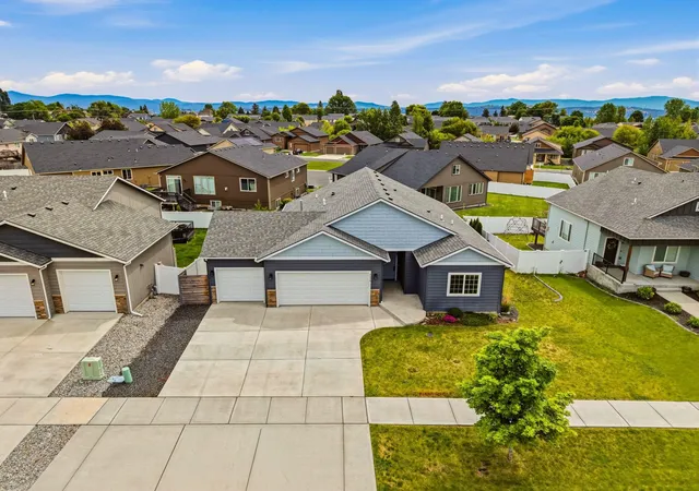 Photo 1 of Single family home for sale at 8470 N Oak St, Spokane, WA 99208 | MLS# 202618616 | Listing updated on 2026-09-15