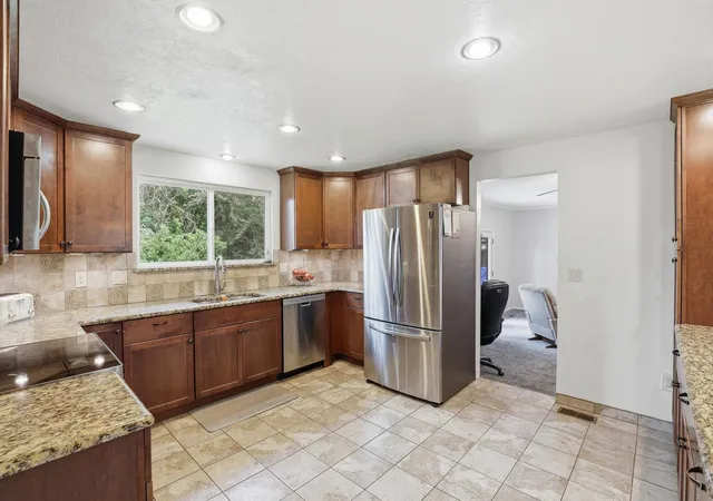 Photo 2 of Single family home for sale at 407 E Carriage Ct, Spokane, WA 99218 | MLS# 202618641 | Listing updated on 2026-09-18